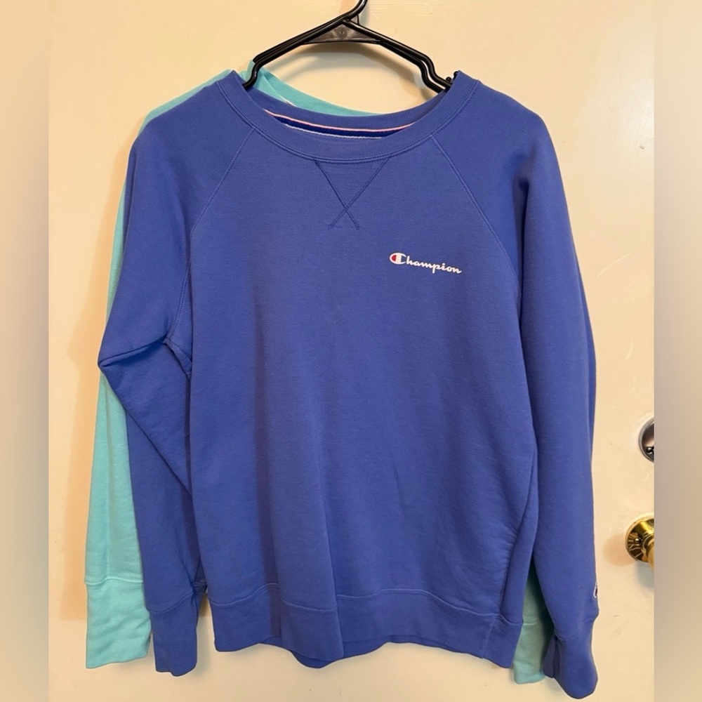 Women’s Purple Champion Crewneck Sweatshirt. Med